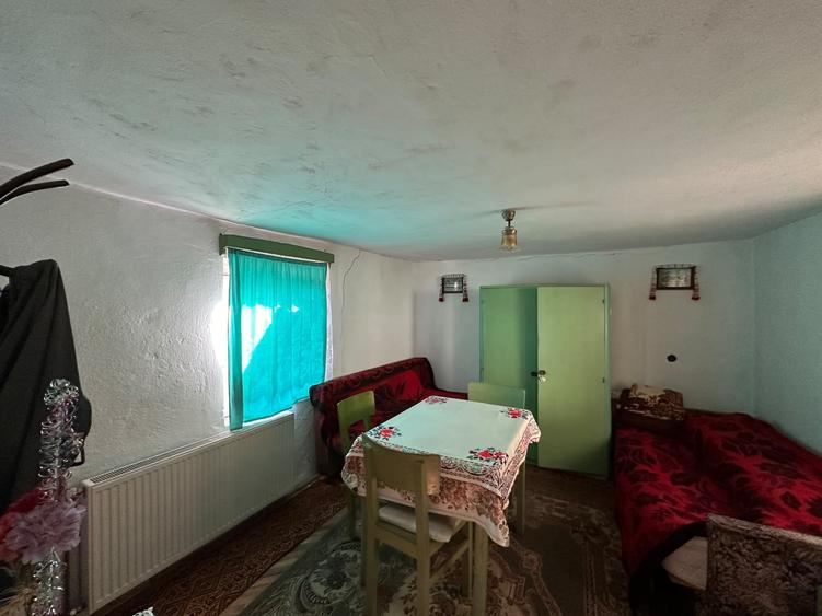 Casă individuală cu 4 camere cu Canalizare în Ghirodei