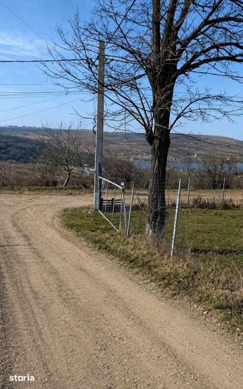Teren de 1000 mp, în Aroneanu