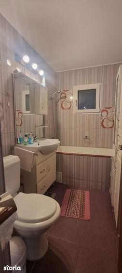 Apartament cu 3 camere în Mărășești