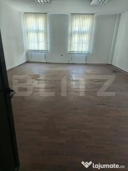Spațiu comercial, de 1,883 mp, în Central