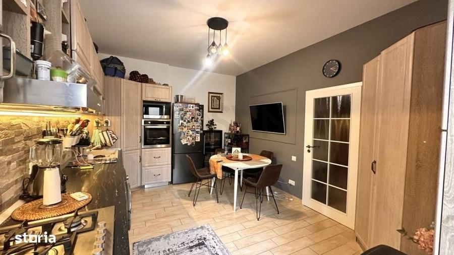 Apartament cu 4 camere decomandat în Grădina Icoanei