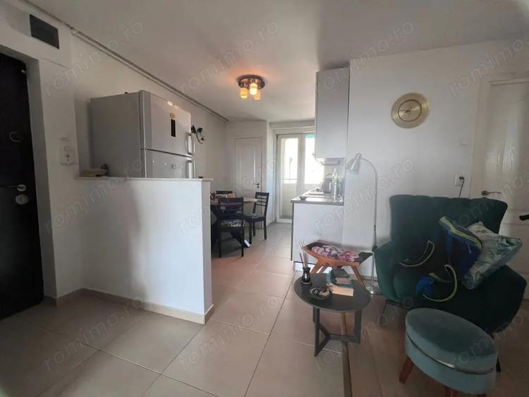 Apartament cu 3 camere decomandat în Dorobanți