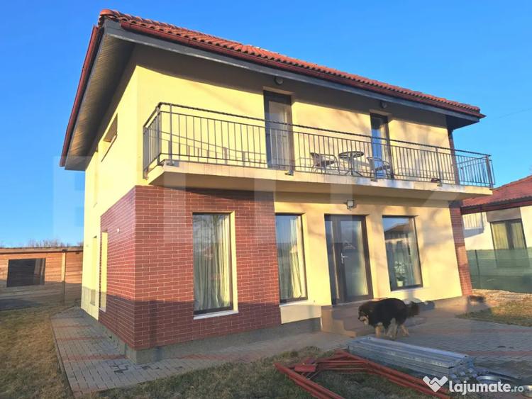 Casă cu 4 camere cu Canalizare în Prejmer