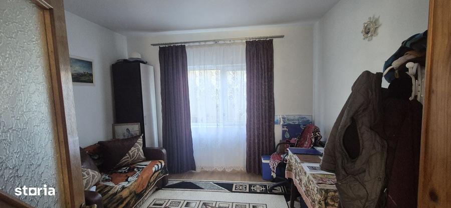 Casă cu 4 camere cu Teren 200 Mp în Valu lui Traian