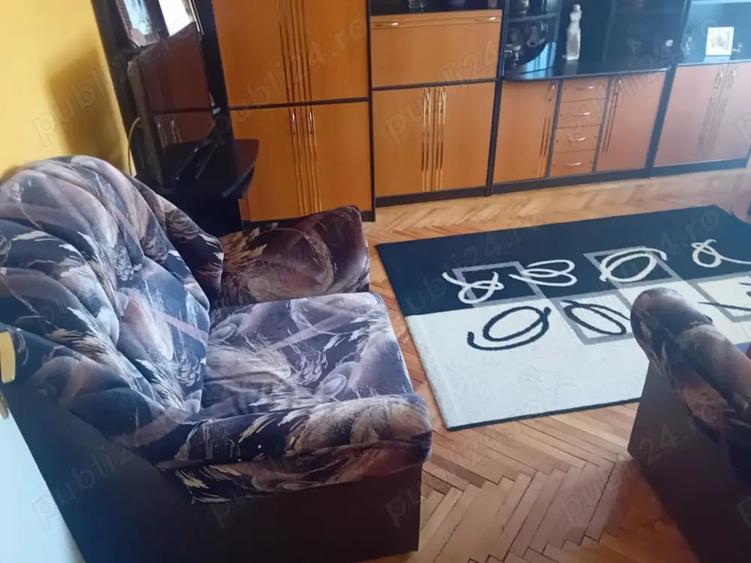 Apartament cu 3 camere decomandat în Precista