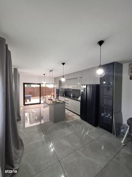 Casă cu 4 camere cu Teren 500 Mp în Milcovul