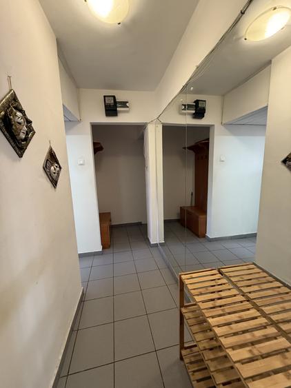 Garsonieră decomandată, mobilată în Olimpia-Stadion
