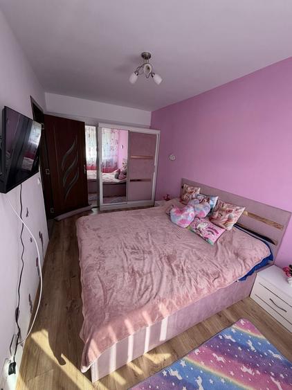 Apartament cu 3 camere semidecomandat în Ultracentral