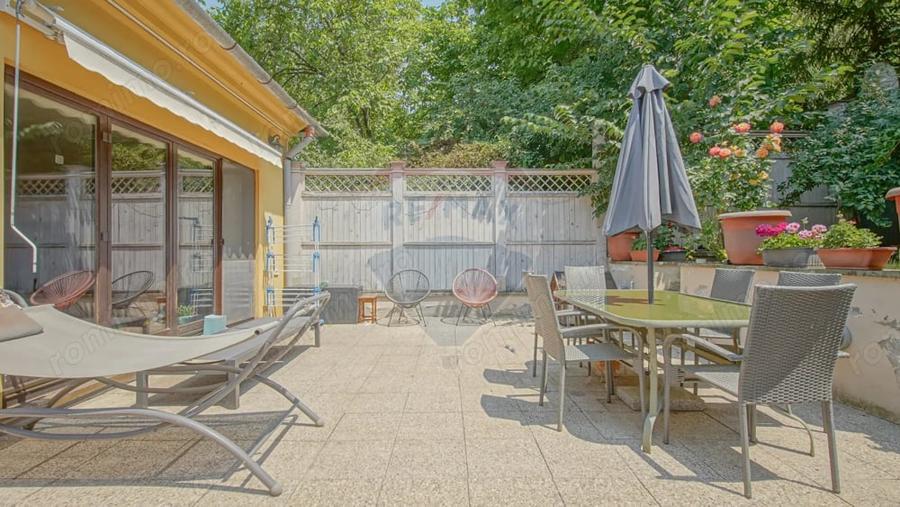 Apartament cu 3 camere decomandat în Centrul Istoric