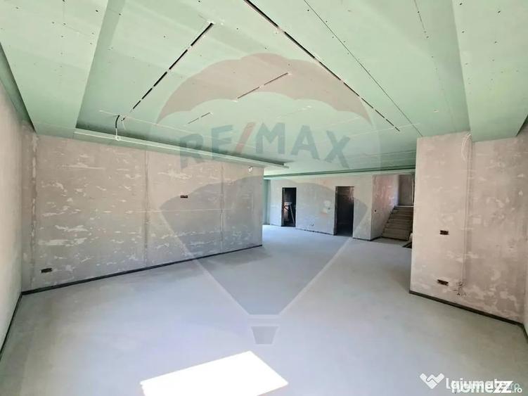 Casă cu 4 camere cu Teren 517 Mp în Vladimirescu
