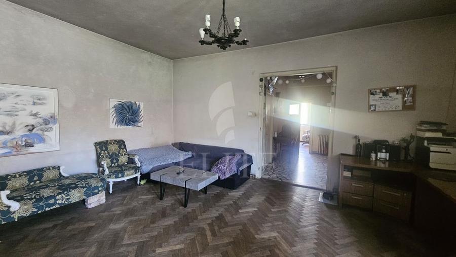 Apartament cu 3 camere semidecomandat în Central