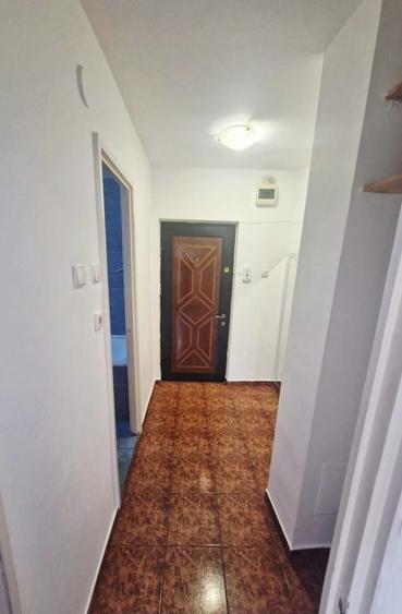 Garsonieră decomandată în 13 Septembrie