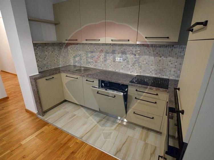 Apartament cu 2 camere semidecomandat în Borhanci