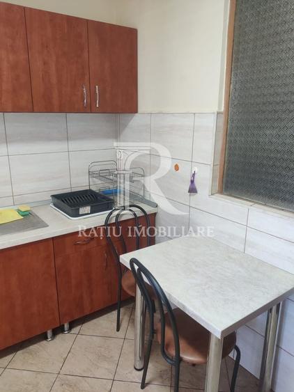 Apartament cu 3 camere decomandat, mobilat în Cetății