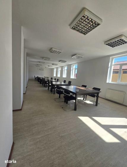 Spațiu comercial, de 213 mp, în Oșorhei