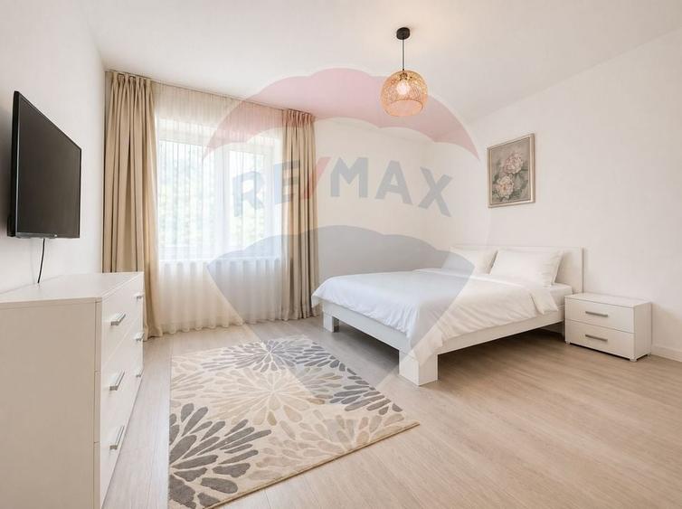 Casă individuală cu 6 camere cu Teren 572 Mp în Central