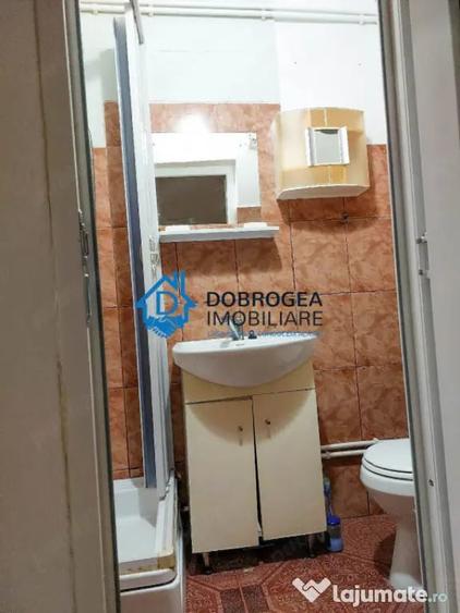Garsonieră decomandată în Păcii