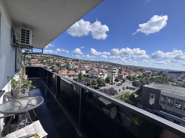 Apartament cu 3 camere semidecomandat în Central
