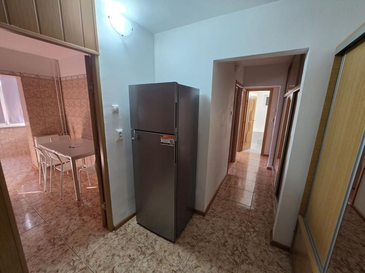 Inchiriere apartament 3 camere 9 Mai - 2