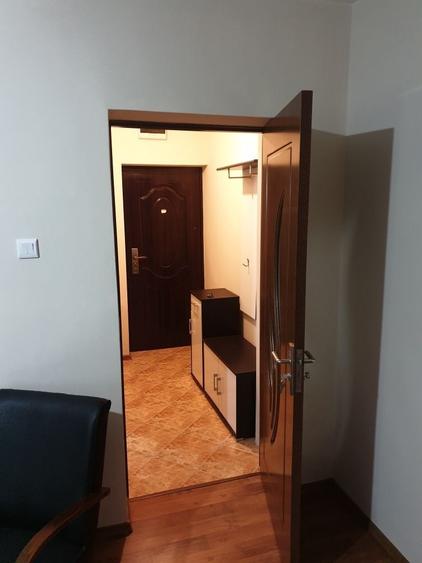 Garsonieră decomandată în Coman