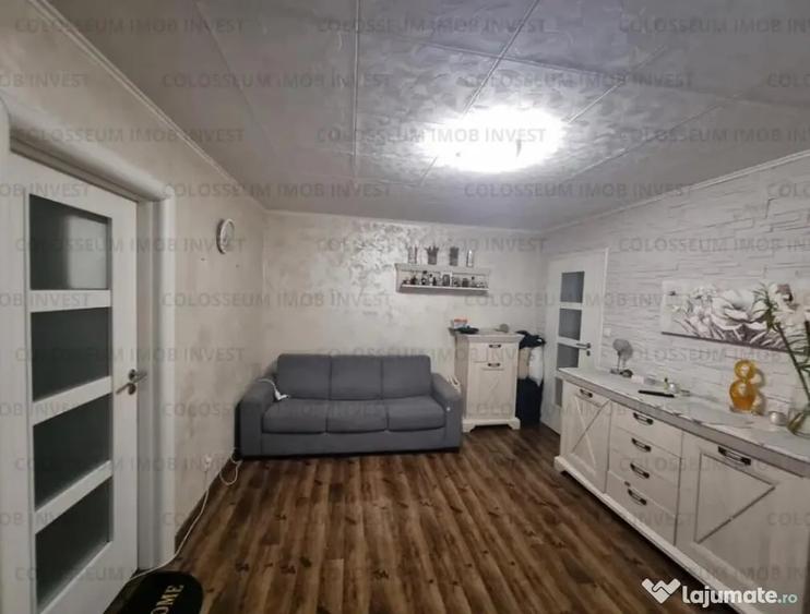Apartament cu 3 camere semidecomandat în Calea București