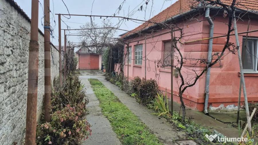 Casă cu 1 camere cu Teren 1306 Mp în Careiului
