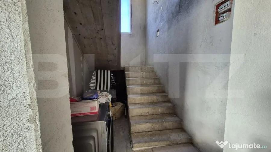 Casă cu 5 camere cu Teren 496 Mp în Cloșca