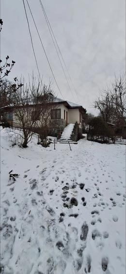 Casă cu Teren 950 Mp în Poiana