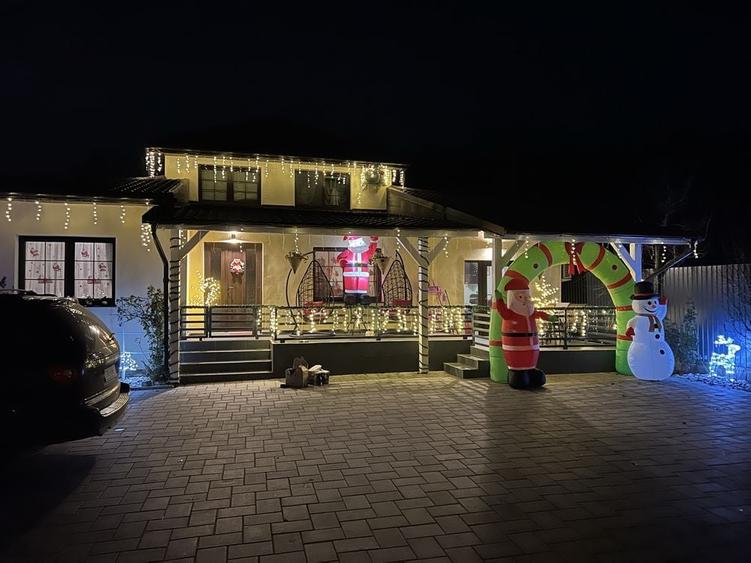 Casă cu 4 camere în Unirea