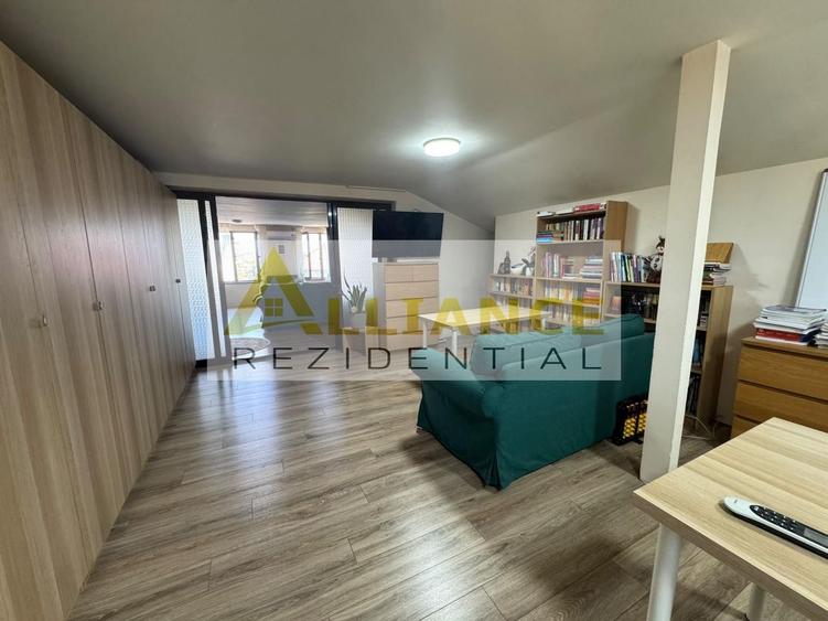 Casă individuală cu 7 camere decomandat cu Canalizare în Ultracentral