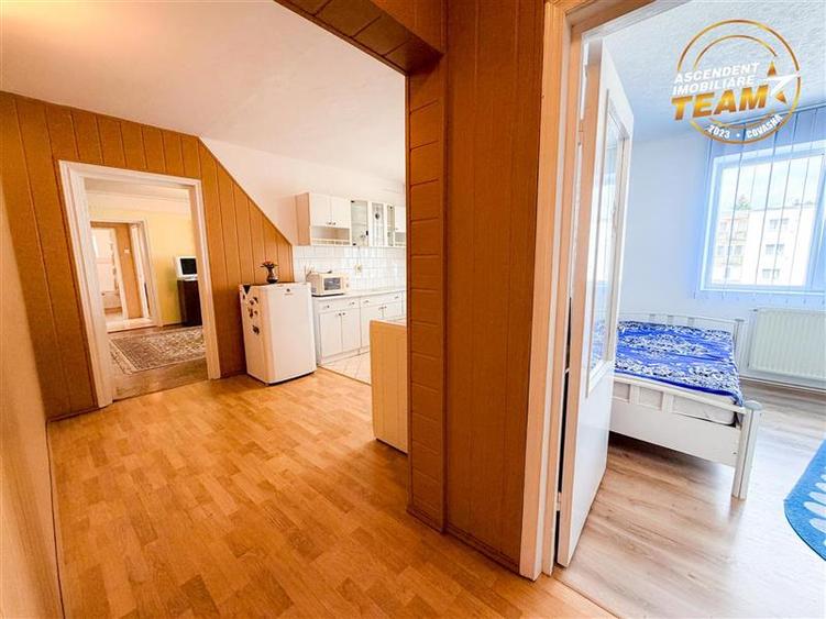 Apartament cu 3 camere nedecomandat în Gării