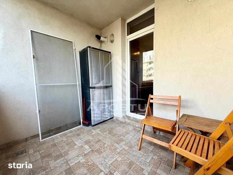 Apartament cu 3 camere decomandat în Est