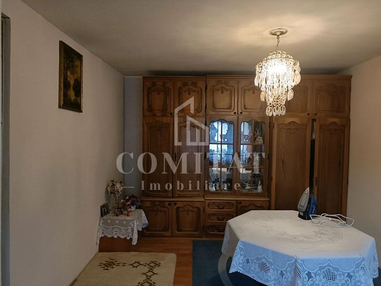 Casă individuală cu 5 camere cu Canalizare în Plopilor