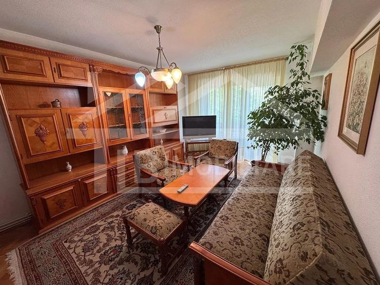 Apartament cu 3 camere decomandat în Cornișa
