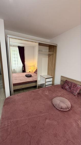 Apartament cu 2 camere decomandat în Tractorul