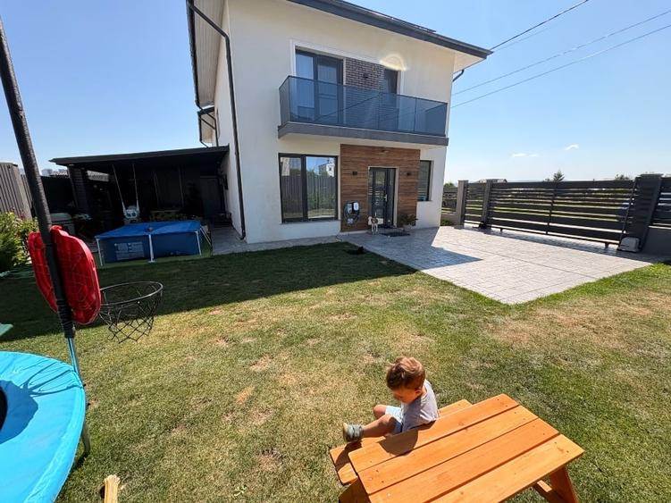 Duplex cu 4 camere cu Canalizare în Valea Lupului