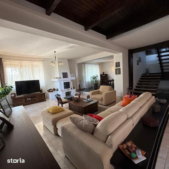 Casă cu 5 camere cu Teren 1500 Mp în Valea Borcutului