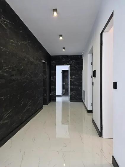 Penthouse cu 3 camere decomandat în Titan