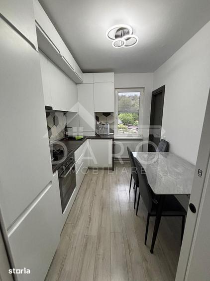 Apartament cu 3 camere decomandat în Diamant
