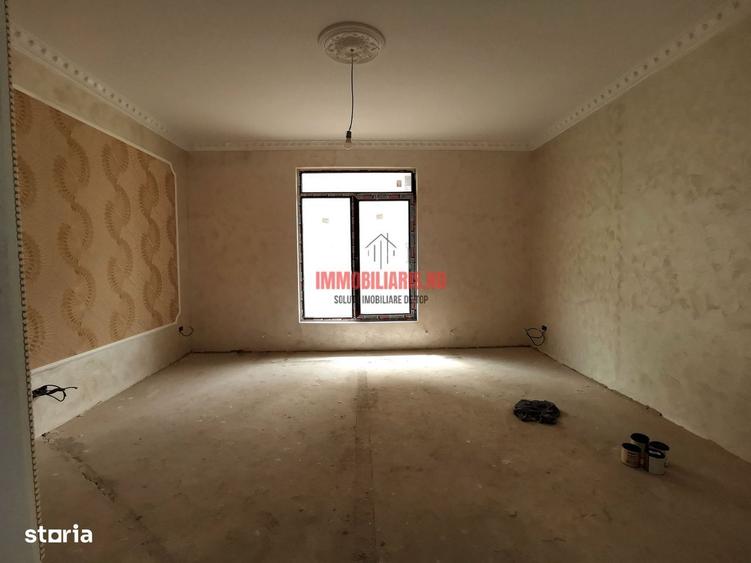 Casă cu 4 camere cu Canalizare în Ozana