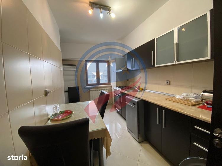 Apartament cu 3 camere decomandat în Central