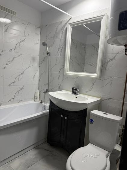 Apartament cu 3 camere decomandat, mobilat în Tineretului