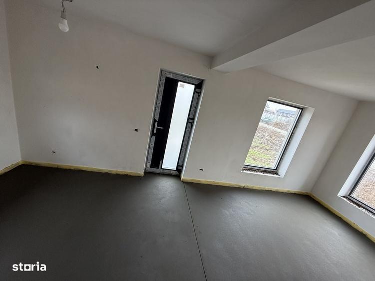 Casă cu 4 camere cu Teren 300 Mp în Central