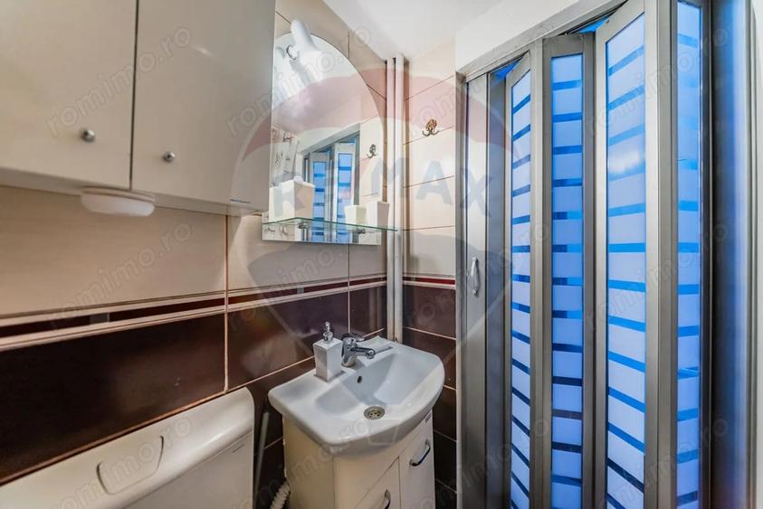 Apartament cu 2 camere semidecomandat, mobilat în Intim