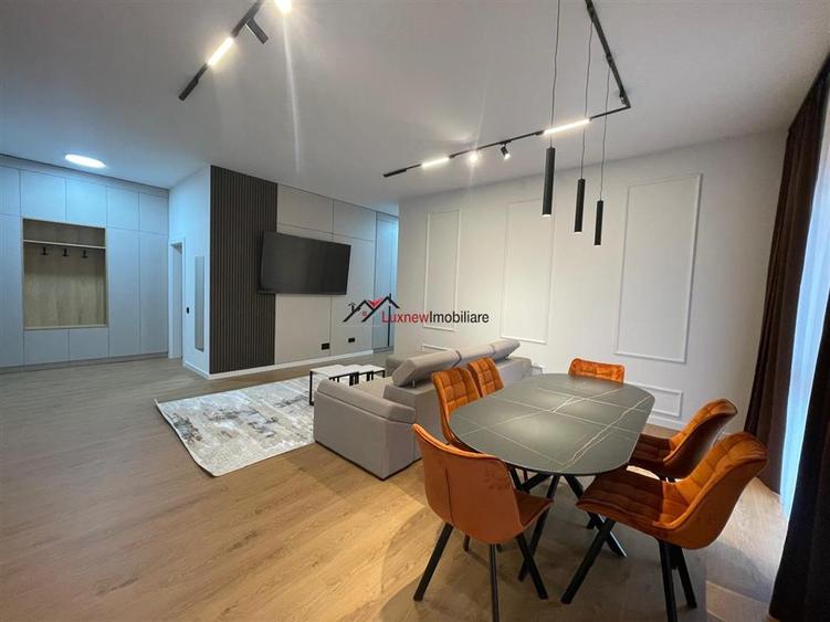 Apartament cu 3 camere decomandat, mobilat în Florești