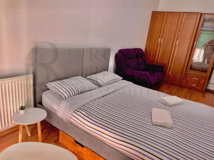 Apartament cu 2 camere semidecomandat, mobilat în Bulgaria