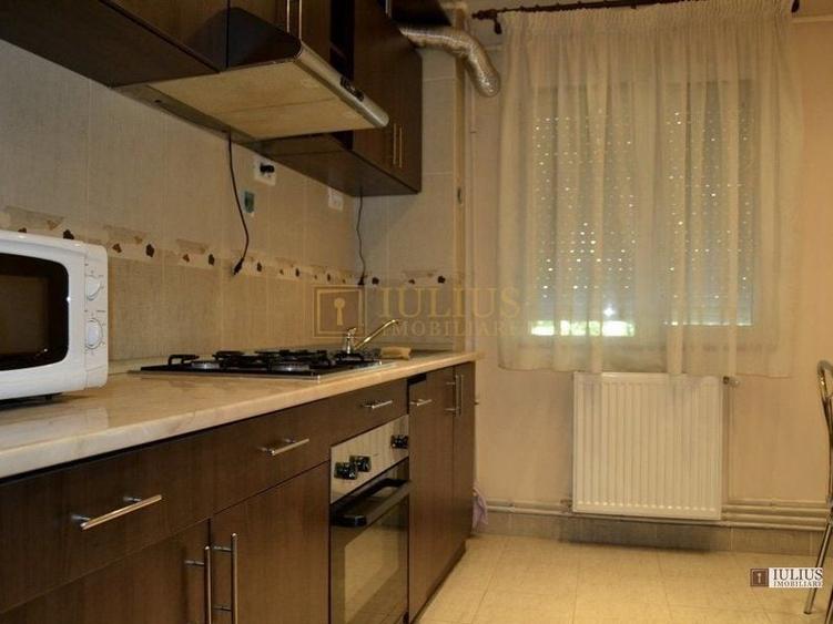 Apartament cu 3 camere semidecomandat, mobilat în Circumvalațiunii