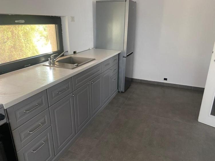 Casă cu 4 camere cu Teren 950 Mp în Exterior Vest