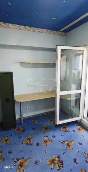 Apartament cu 4 camere decomandat, mobilat în Crângași