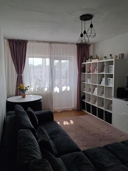 Apartament cu 3 camere decomandat, mobilat în Scriitorilor